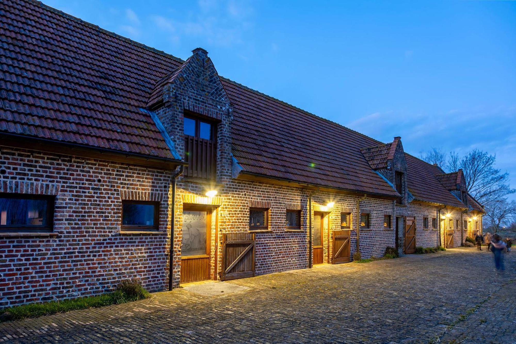 Holiday Home 'T Hof Der Witte Damen Veurne Bagian luar foto